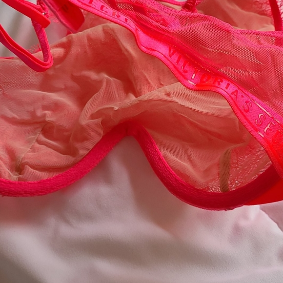 BUY 1 GET 1 FREE VICTORIA SECRET HOT PINK BRALETTE - Picture 6 of 9